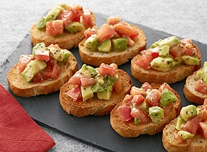 アボガドとトマトのブルスケッタ