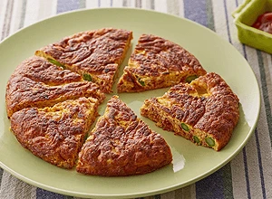 コンビーフとアスパラガスのオムレツ