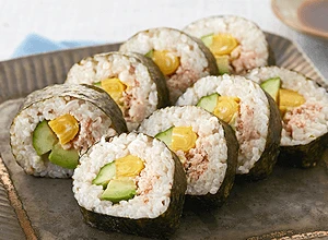 かにとアボカドの巻き寿司