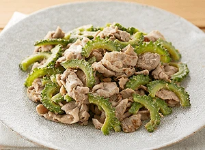 豚肉とゴーヤのごまみそ炒め