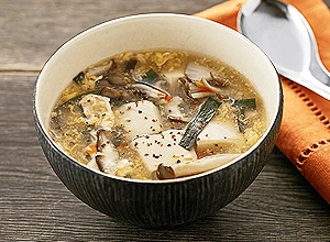 豆腐ときのこの酸辣湯風スープ