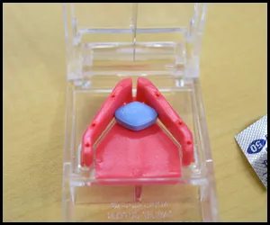 Step.4 蓋を開け薬をセットする